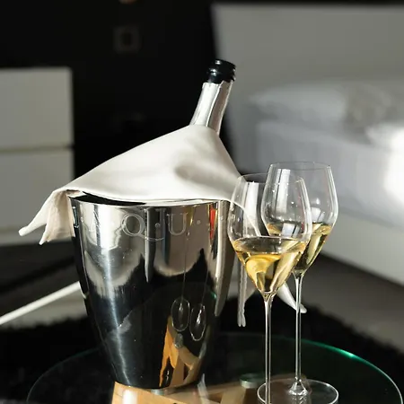 House Iaquin Dobrovo