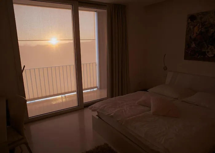 House Iaquin Πανσιόν 4*