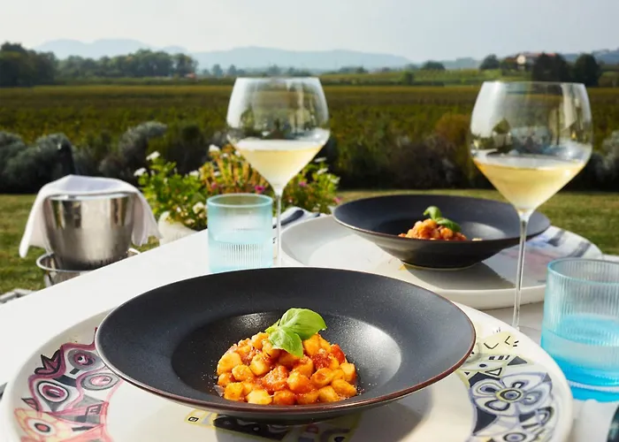 House Iaquin Πανσιόν 4*