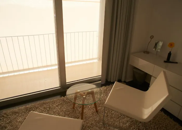 House Iaquin Πανσιόν 4*