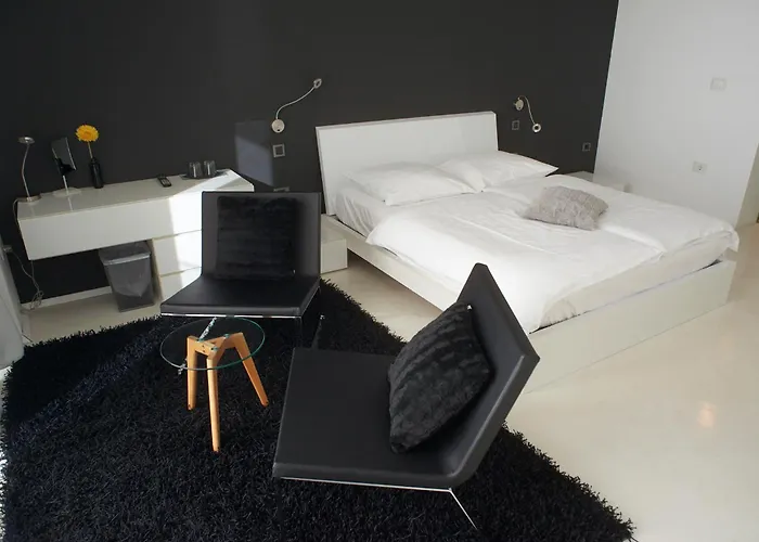 House Iaquin Πανσιόν Dobrovo