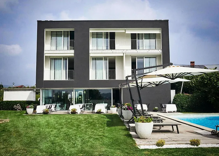 Πανσιόν House Iaquin Dobrovo