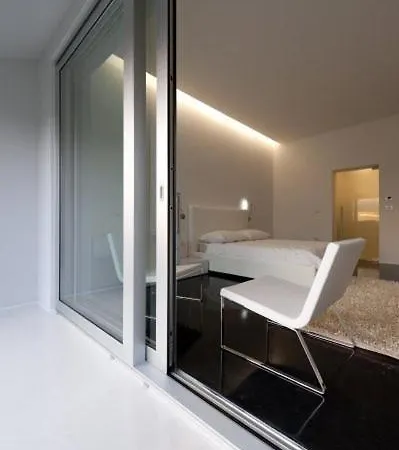 House Iaquin Gasthof *