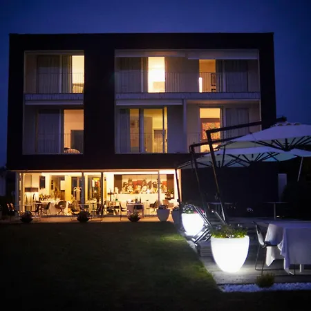 House Iaquin 4*