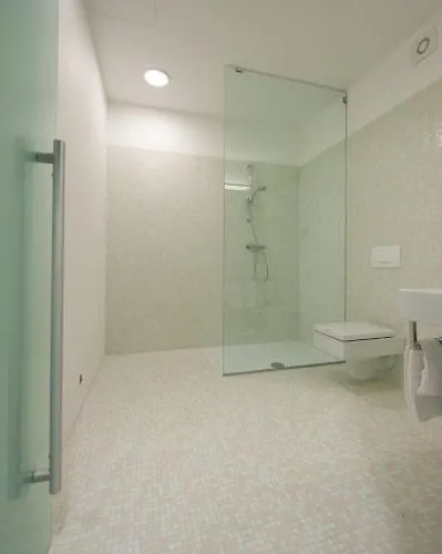 House Iaquin Hiša za goste Dobrovo